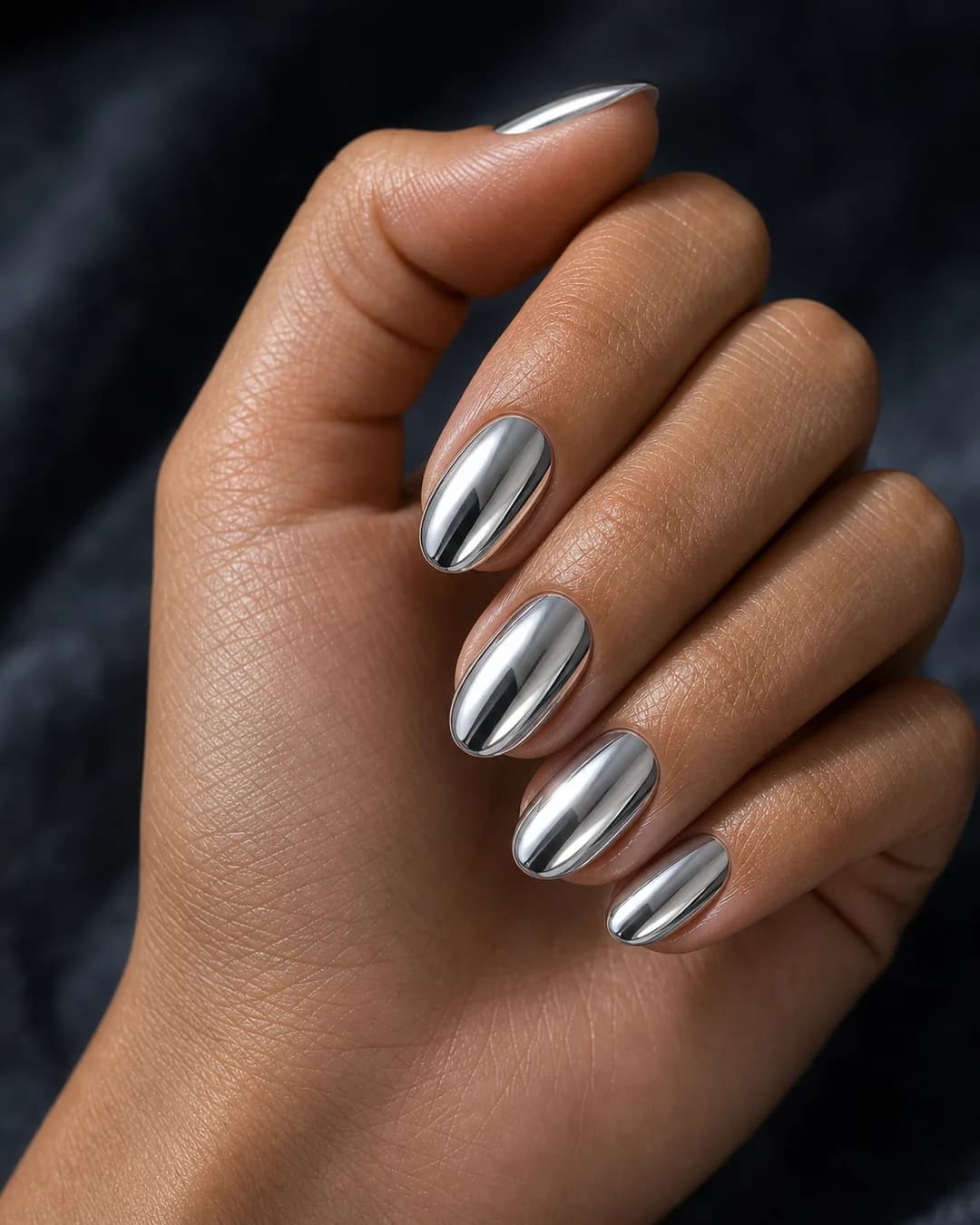 Uñas plateadas