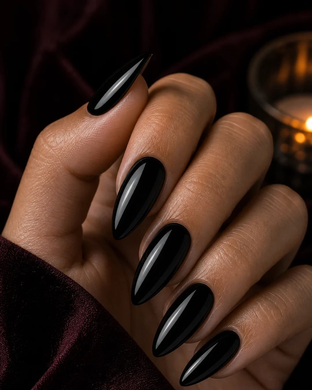 Uñas negro brillante alto glossy efecto vamp gótico glamuroso Pinterest 2026